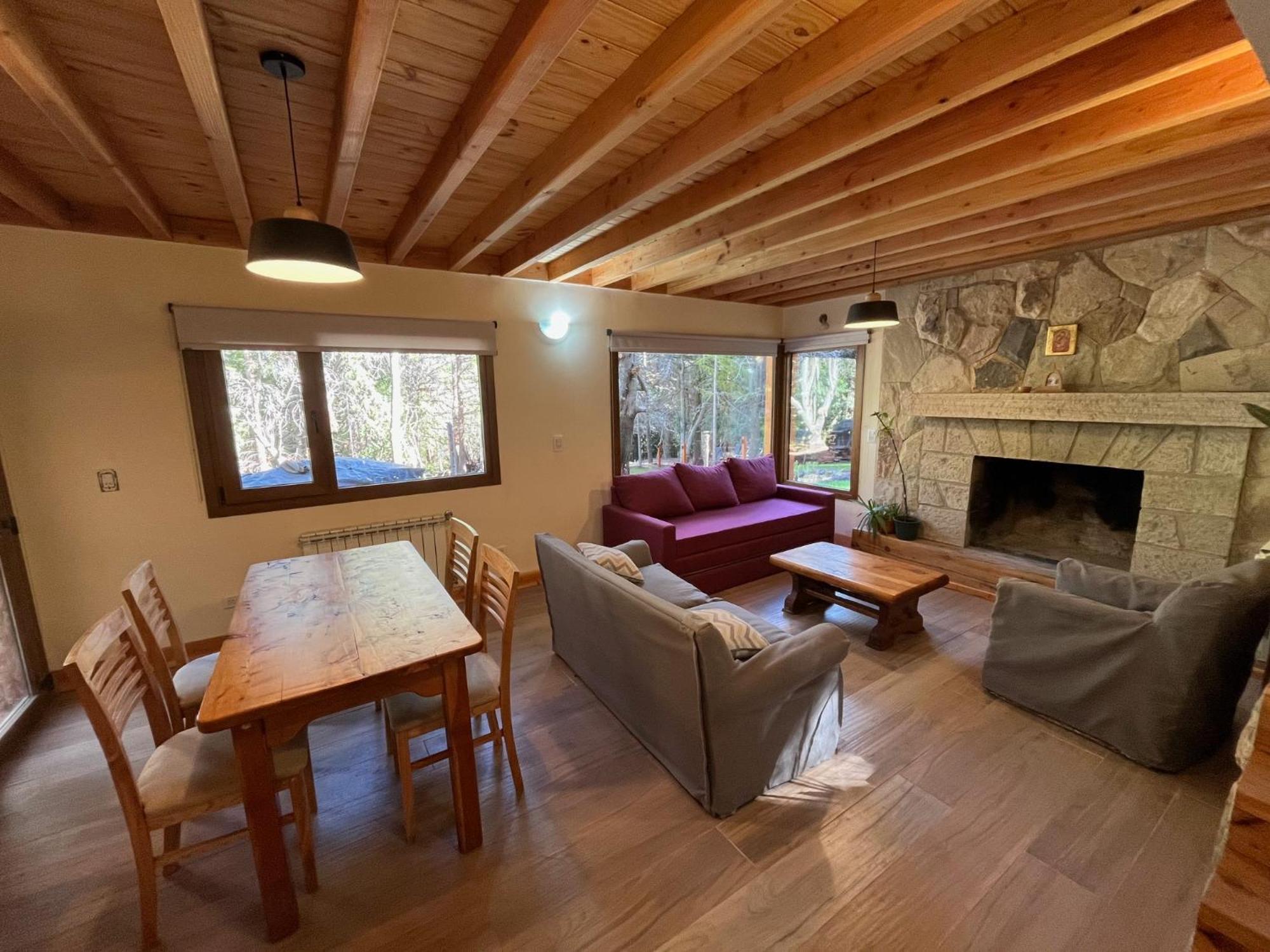 Сasa de vacaciones Huemules - Casa Nueva En Medio Del Bosque Y A Pasos Del Centro De La Ciudad-