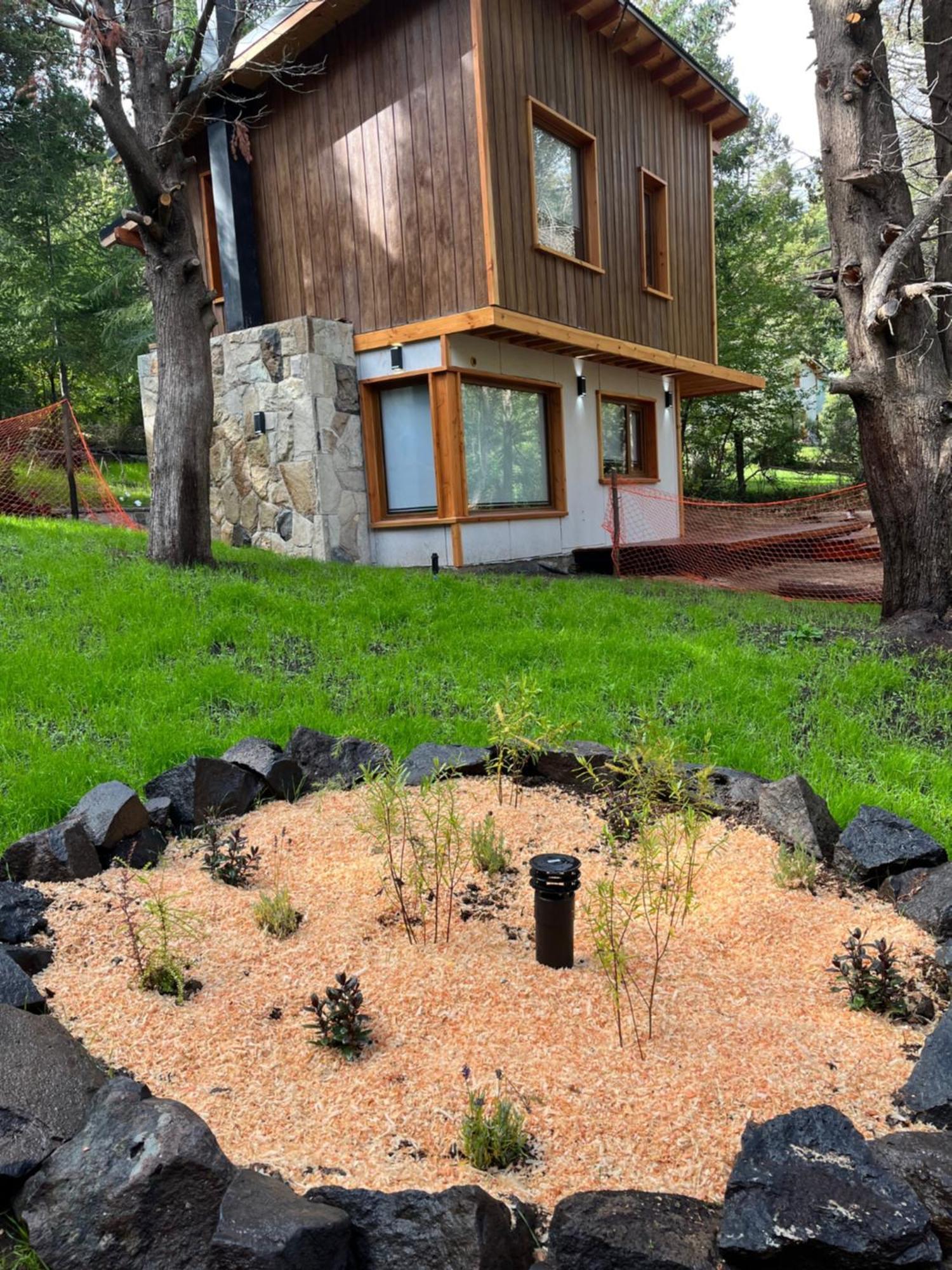 Huemules - Casa Nueva En Medio Del Bosque Y A Pasos Del Centro De La Ciudad- *