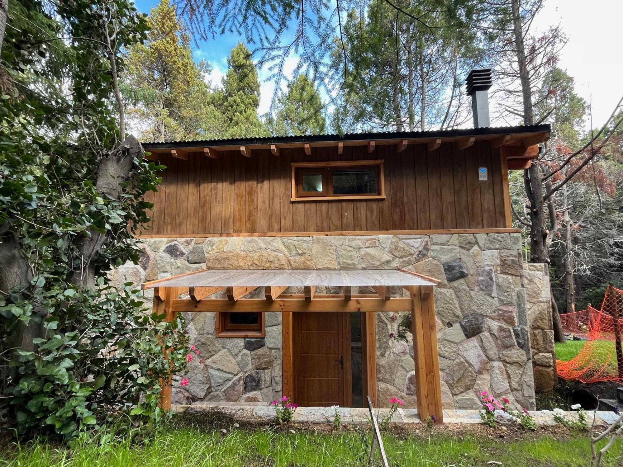 Huemules - Casa Nueva En Medio Del Bosque Y A Pasos Del Centro De La Ciudad- Сasa de vacaciones *